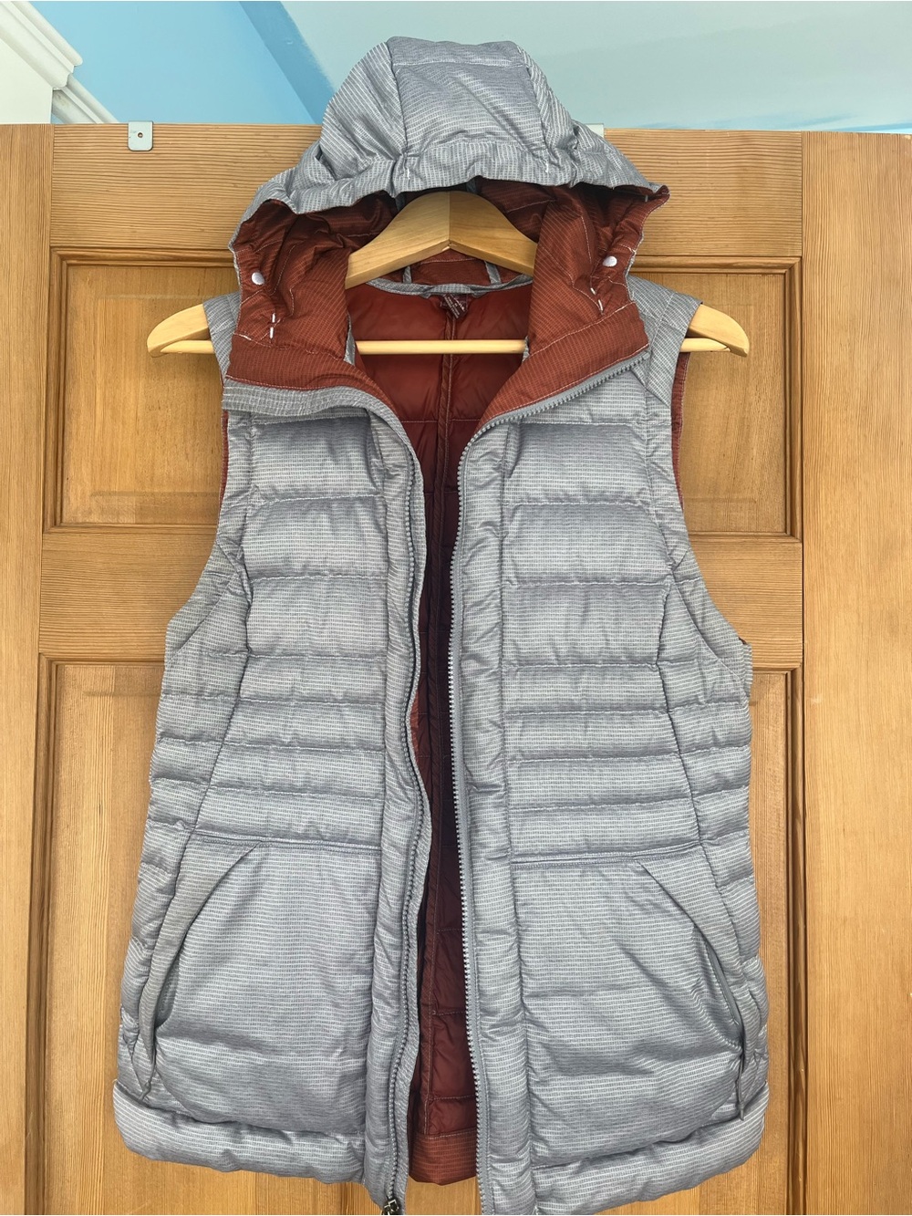Prana Light Gray Hooded Quilted Vest with Rust Interior